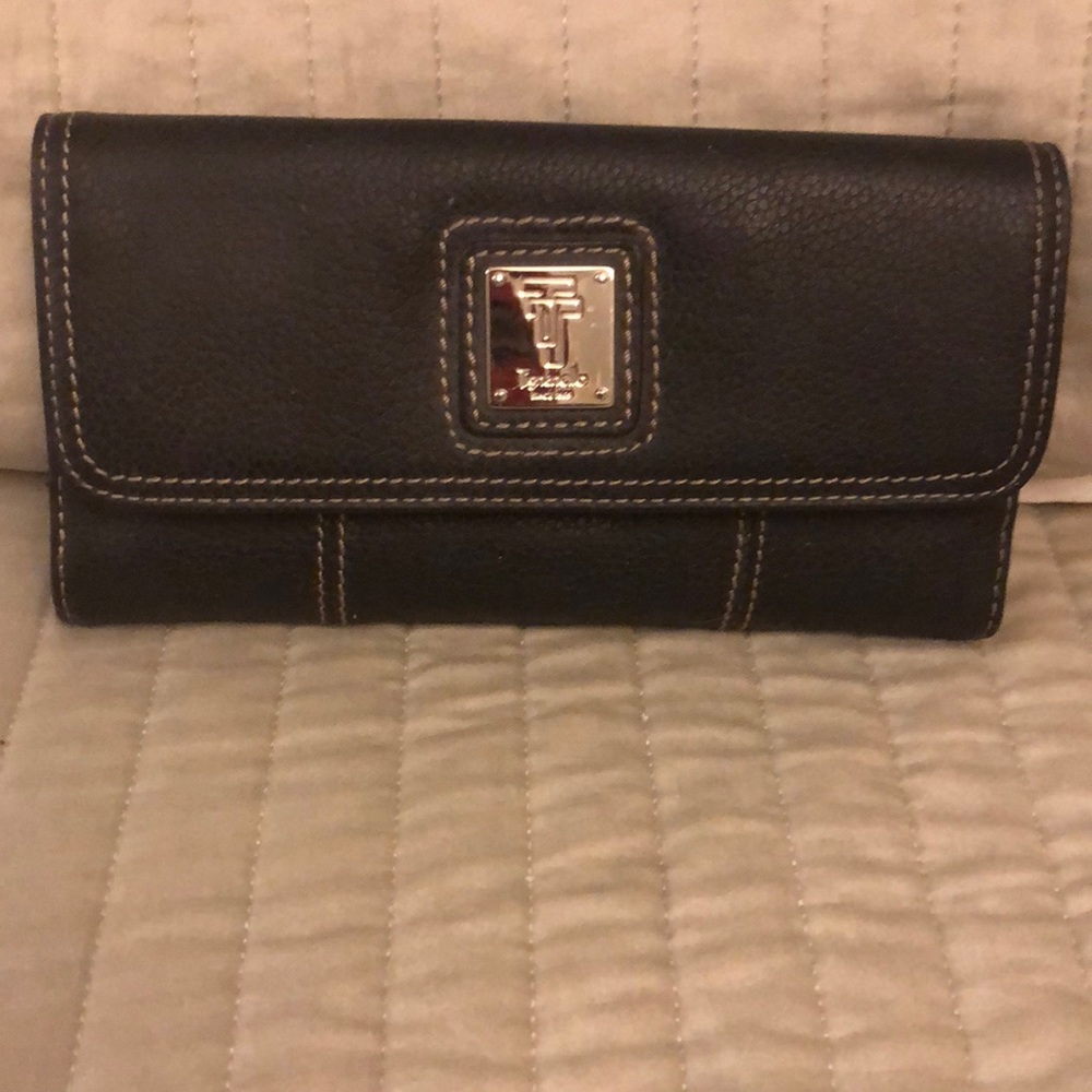 New Tignanello black leather wallet